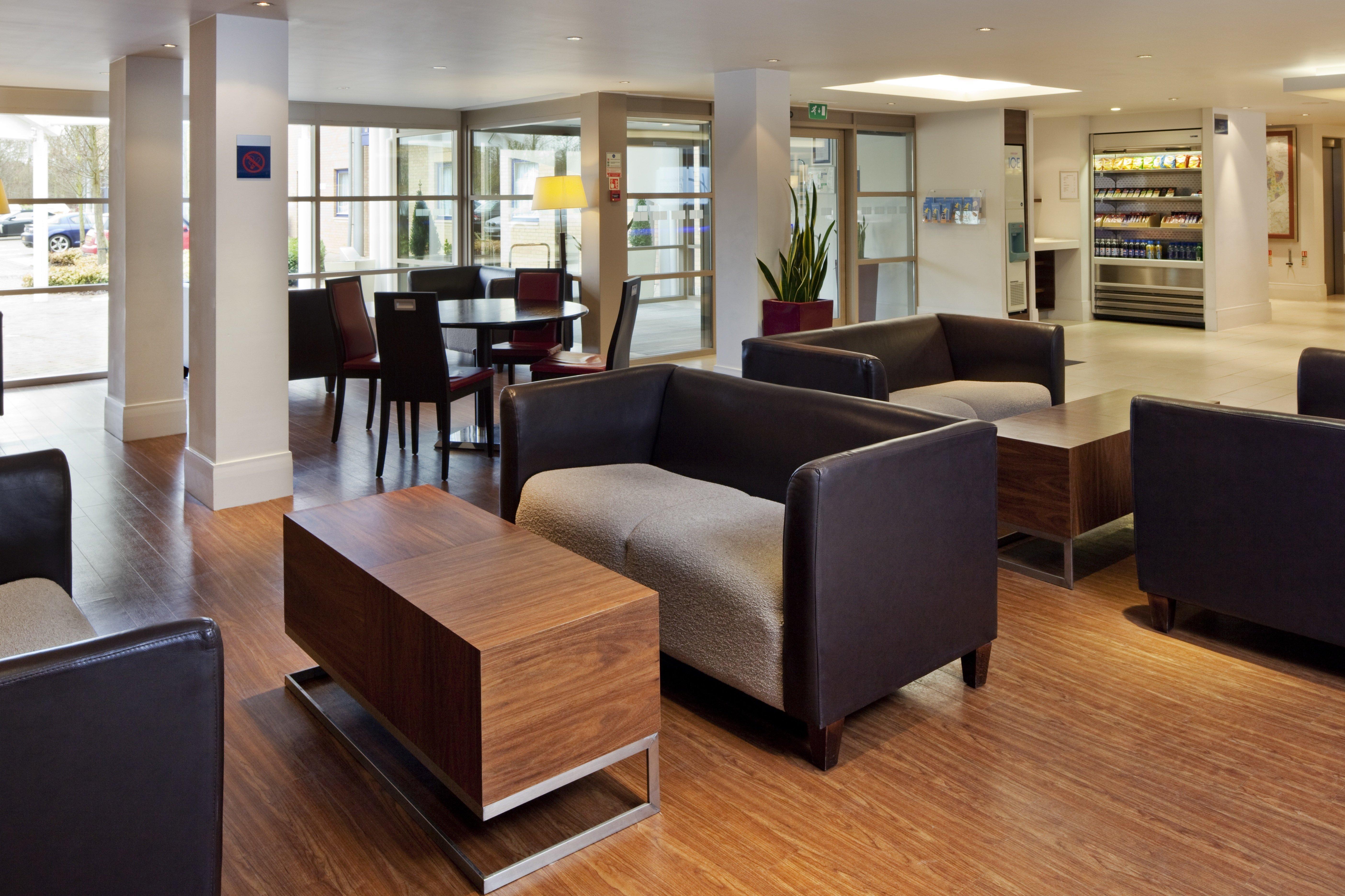 Holiday Inn Express Milton Keynes, An Ihg Hotel מראה חיצוני תמונה