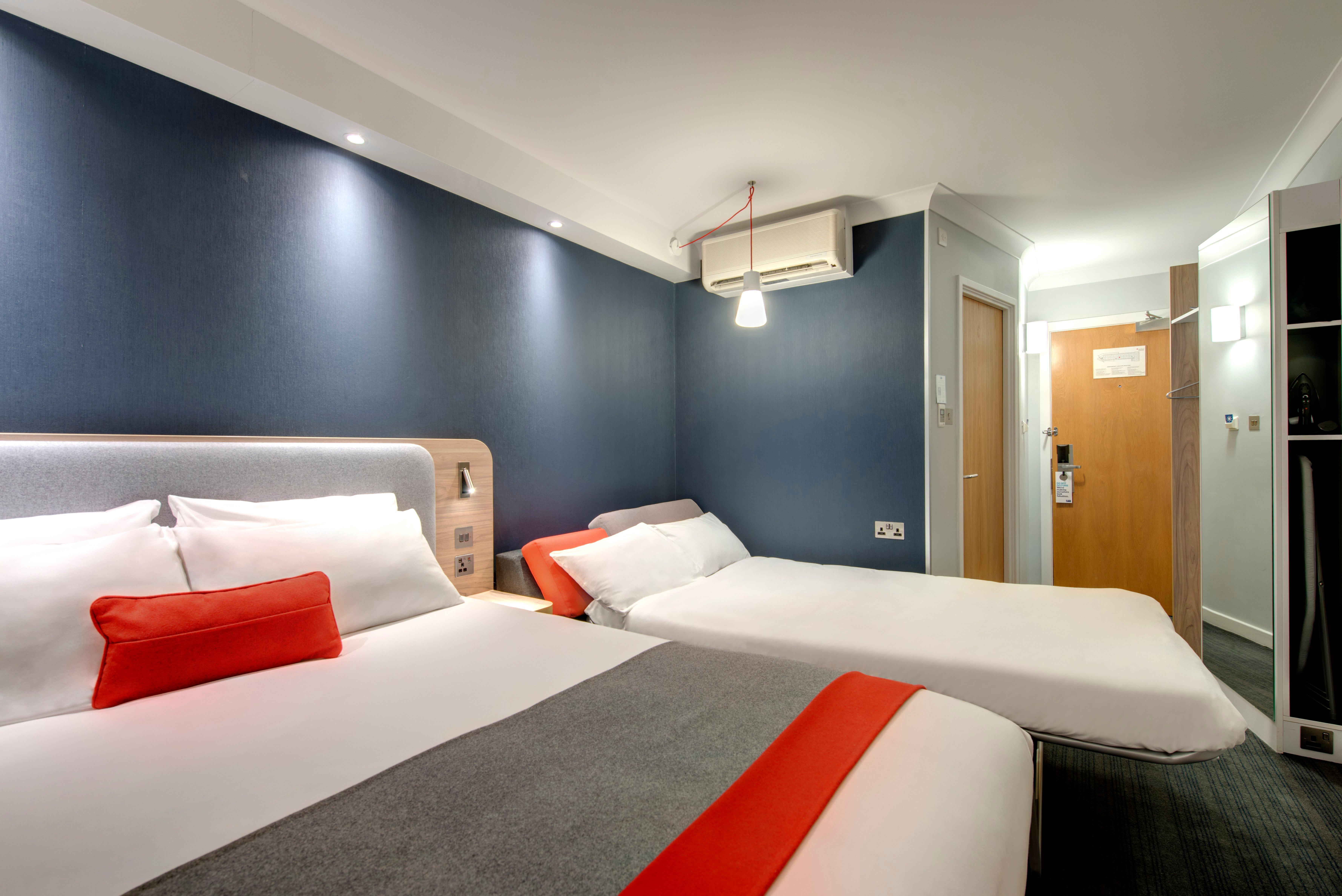 Holiday Inn Express Milton Keynes, An Ihg Hotel מראה חיצוני תמונה