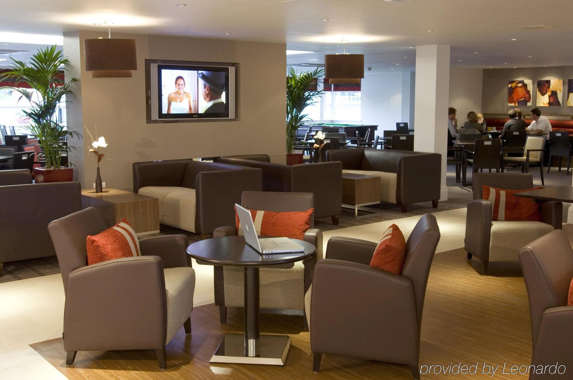 Holiday Inn Express Milton Keynes, An Ihg Hotel מראה חיצוני תמונה